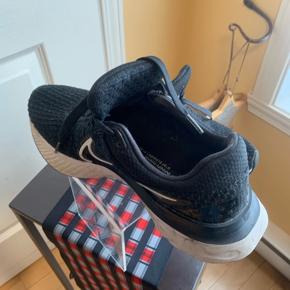 Nike React Flyknit Black infinity size 8,5 - Picture 3 of 11